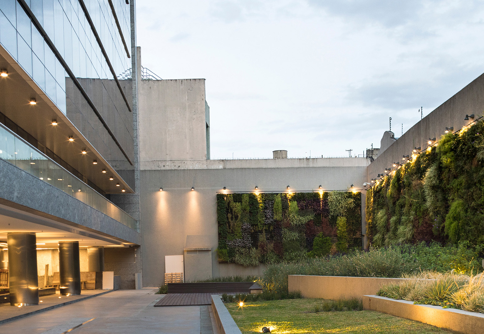 ESARQ Estudio Swiecicki ¿Cuánto cuesta construir un edificio sustentable?